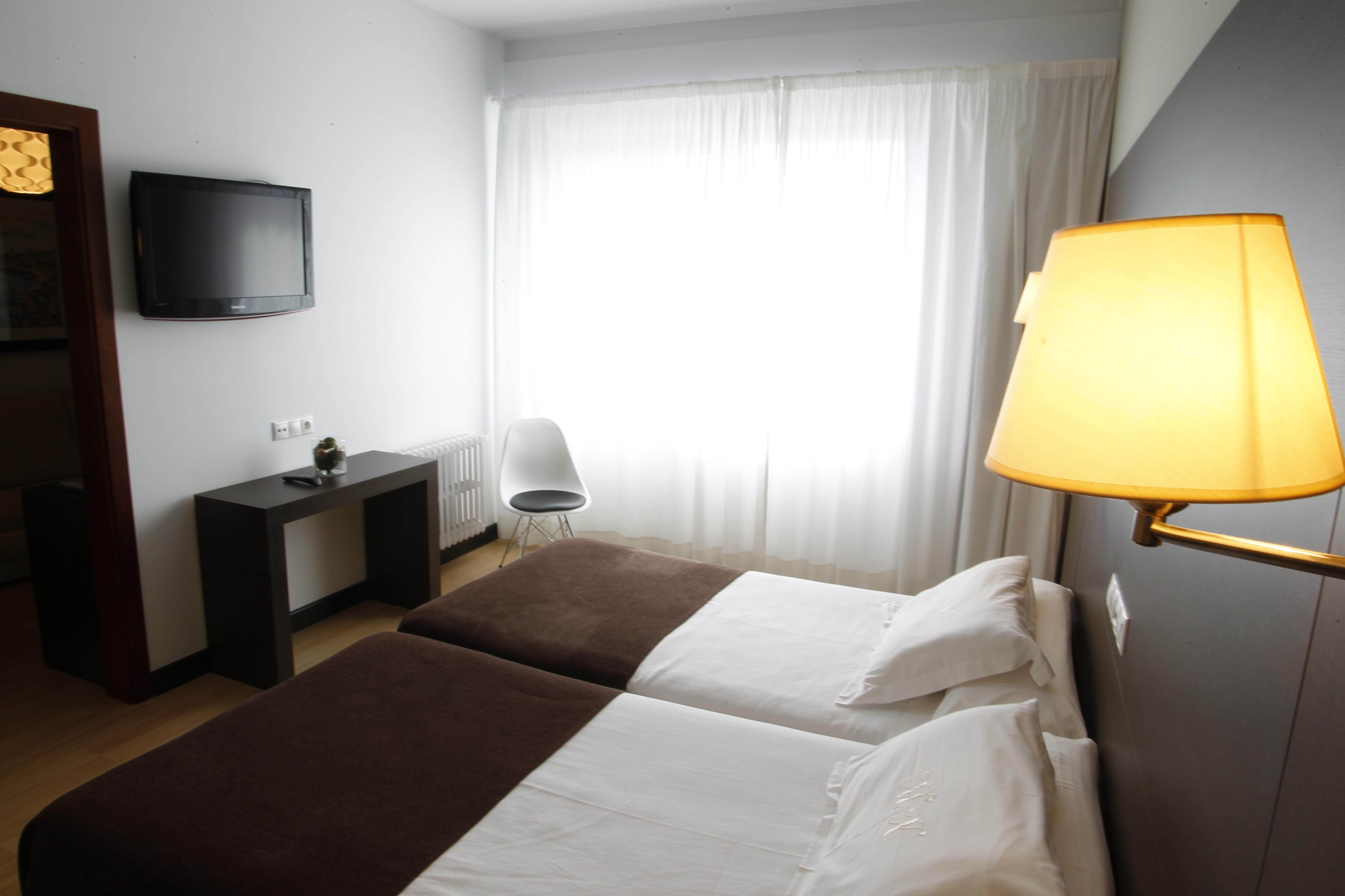 Hotel Mendez Nunez Lugo Ngoại thất bức ảnh