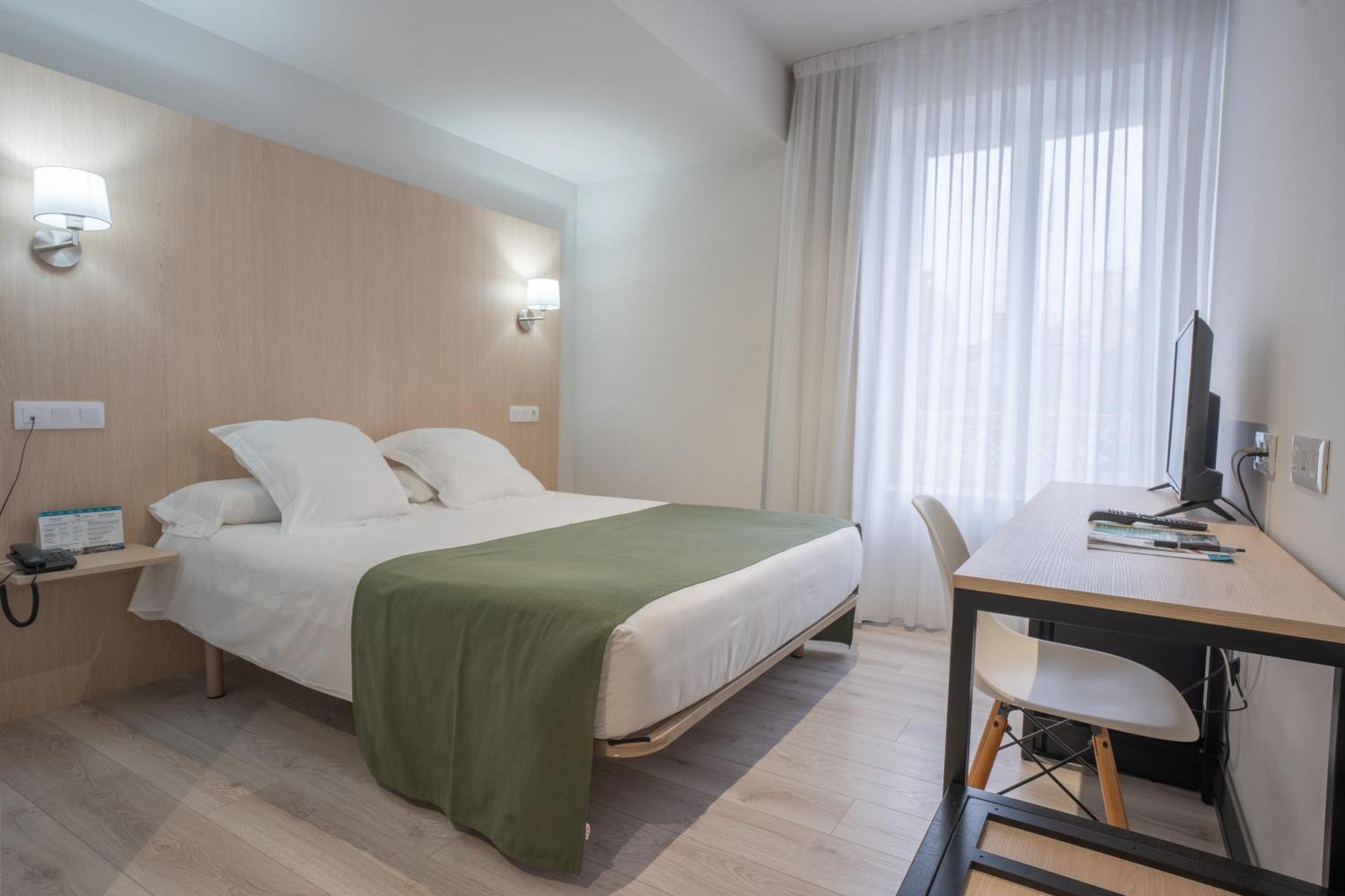 Hotel Mendez Nunez Lugo Ngoại thất bức ảnh