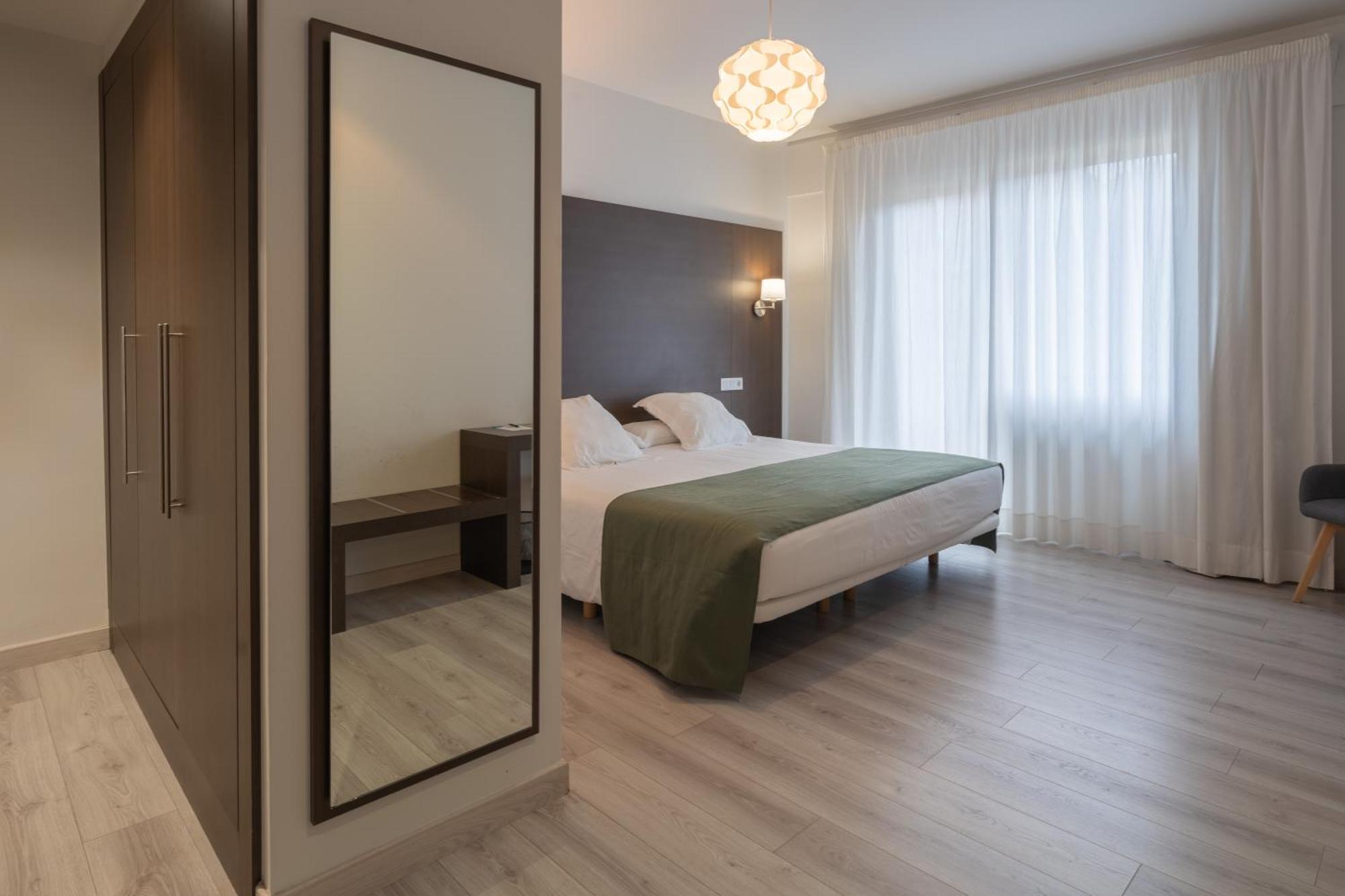 Hotel Mendez Nunez Lugo Ngoại thất bức ảnh